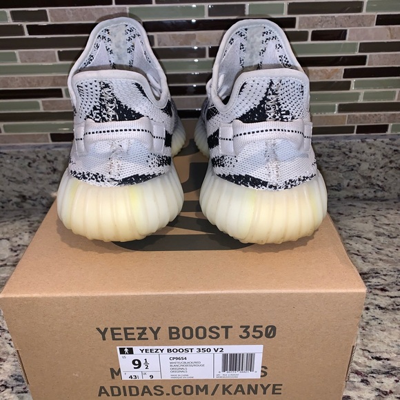 OG Adidas X Yeezy 350 V2 Zebra (drop 1) - Picture 2 of 6